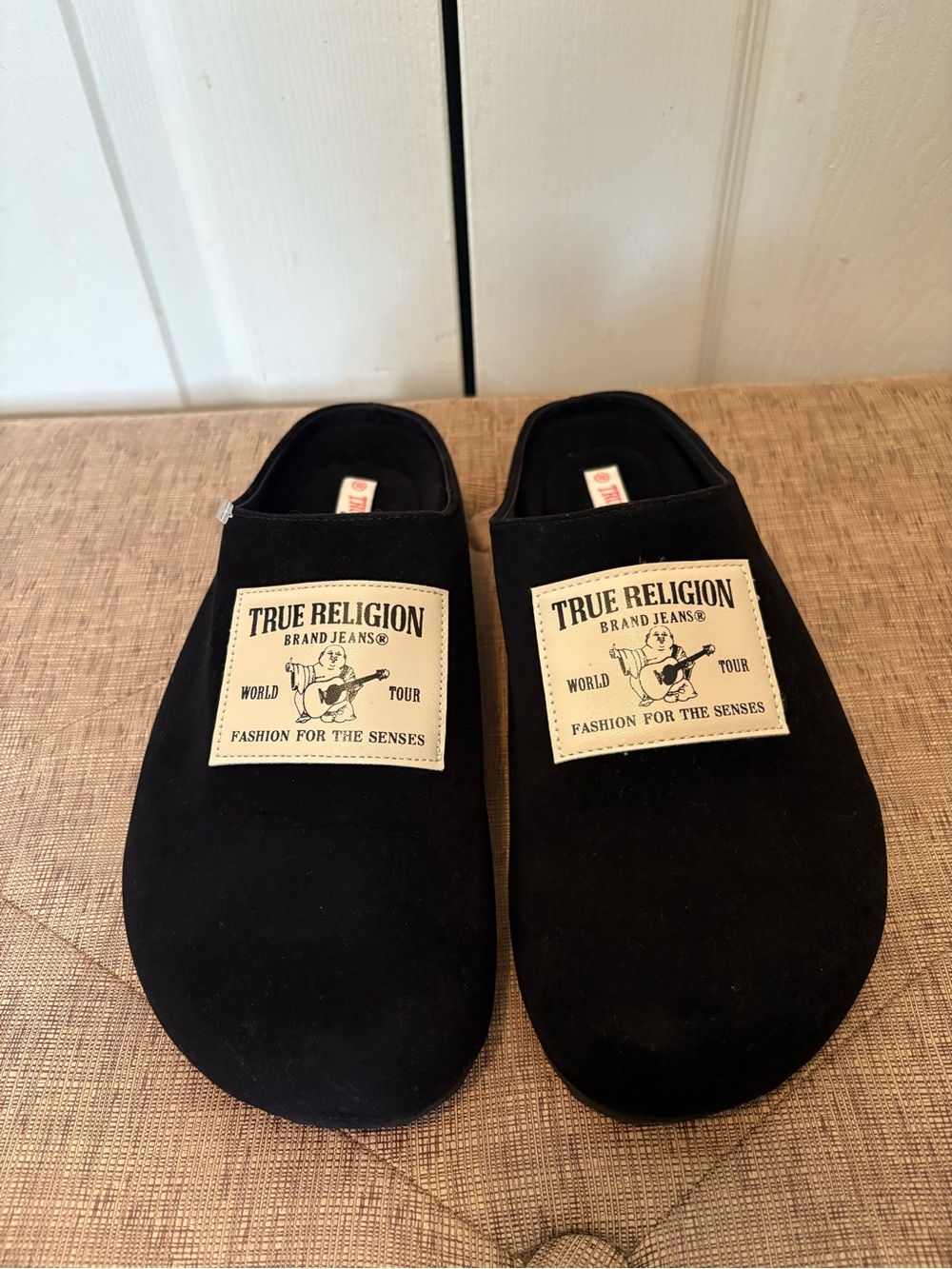True Religion Black & Cream Dogg Patch Clog Men’s size 10 Slippers/Sandals